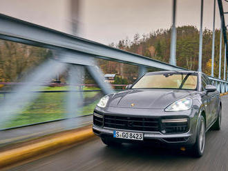 Hybridní Porsche Cayenne má dvě tváře: Brutálně rychlou i ekologickou
