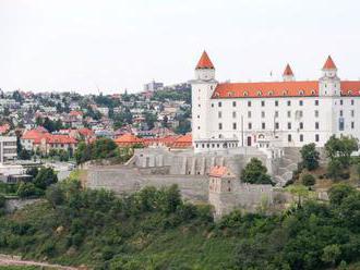 Bratislavskí poslanci schválili zvýšenie sadzby dane z nehnuteľnosti