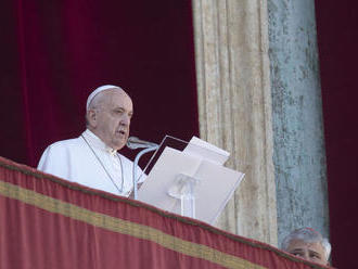 Pápež František vo vianočnom posolstve vyzval na mier vo svete