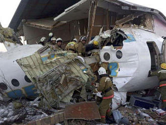 Pri havárii  lietadla v Kazachstane zahynulo najmenej 14 ľudí