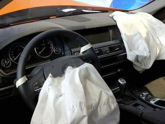 BMW už začalo s výkupom starých áut s nebezpečnými airbagmi. Čo Európa?