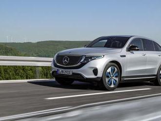 Mercedes-Benz EQC: Stuttgart oneskorí príchod elektrického SUV v USA. Vraj kvôli emisiám