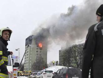 Požiar po výbuchu plynu v bytovke v Prešove sa podarilo uhasiť
