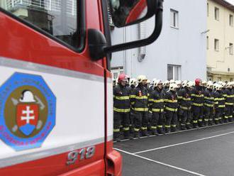 Rokovanie vlády aj o platoch hasičov a záchranárov
