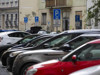 V Bratislave budete parkovať rovnako, zmeny prídu až v roku 2021