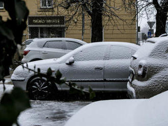 Meteorológovia upozorňujú na snehové jazyky a záveje na severe Slovenska