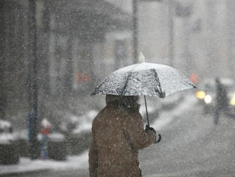 Počasie sa s nami zahráva: Sever Slovenska stále so snehom a závejmi