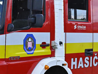 Bardejovskí hasiči v akcii: Zasahovali pri požiari auta, našli zhorené telo muža