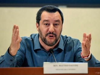 Salvini navrhuje znovuotvorenie verejných domov