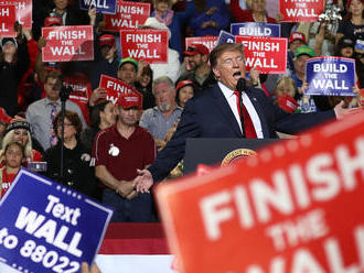 Trump mindent feltett a falra, de lehet, hogy a fal adja a másikat