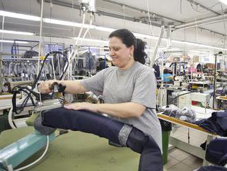 Textilkám rostly tržby. Náklady na mzdy ale mnohem rychleji