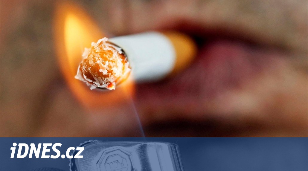 Ve Francii opět zdražují cigarety, vláda se obává reakce žlutých vest