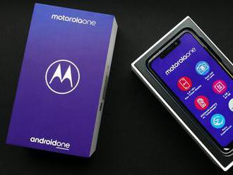 VIDEORECENZIA: Prémiovo vyzerajúci telefón za rozumnú cenu Motorola One