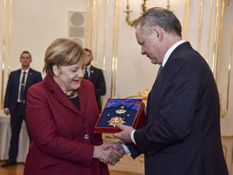FOTO Kiska sa stretol s Merkelovou: Nemeckej kancelárke udelil najvyššie štátne vyznamenanie