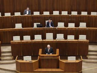 MIMORIADNY ONLINE Voľba ústavných sudcov sa blíži do finále: Poslanci by mali hlasovať už dnes