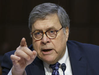 Barr stále zprávu Muellera nezveřejnil, demokratům se to nelíbí