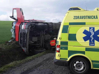 Krátce po 15. hodině došlo k nehodě mezi Novou Hradečnou a Dolní Libinou, nákladní vozidlo…