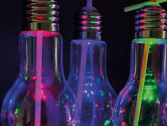 Party pohár s LED svetlom - žiarovka - 400 ml