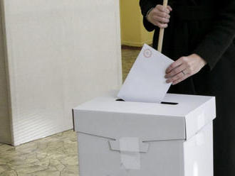 Všetky volebné miestnosti sú otvorené, v obci Lúčka volia od šiestej