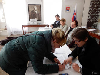 V okrese Lučenec bolo druhé kolo volieb pokojné a bez problémov