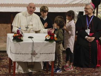 Pápež vyzval katolíkov v Maroku na väčší dialóg s moslimami