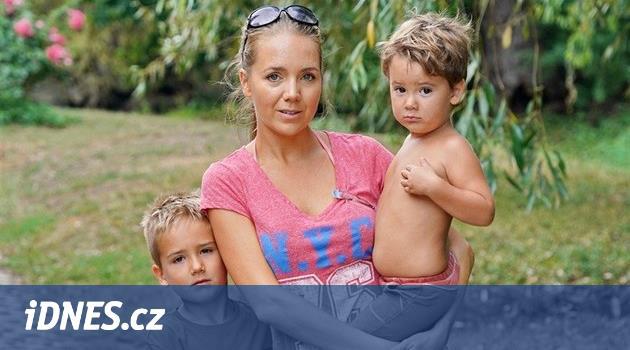 Lucie Vondráčková se syny se musí vrátit zpět do Česka, rozhodl soud