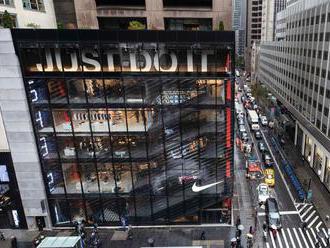 Sportovní značky letos očekávají zpomalení tržeb. Nike poškodilo zranění basketbalové hvězdy, Adidas
