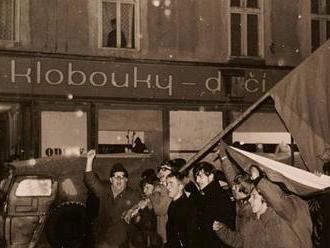 Minulost, ze které mrazí: Krnov připomíná historickou hokejovou porážku Sovětů