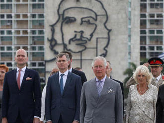 Princ Charles pricestoval na historickú návštevu Kuby