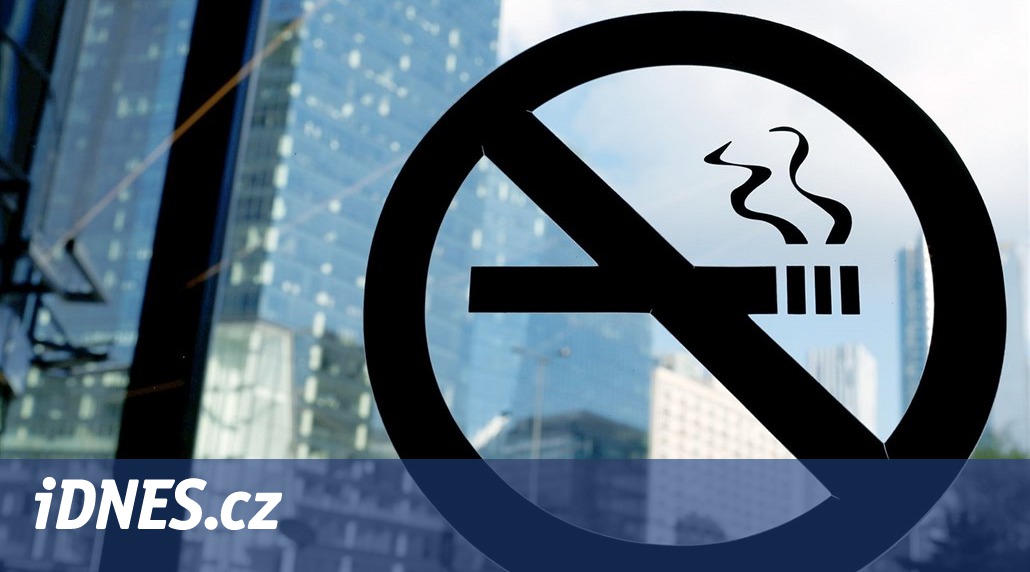 Už žádná cigareta v pracovní době. Japonská banka chce vymýtit kouření