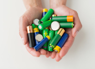 Češi loni odevzdali 1645 tun použitých baterií, meziročně méně