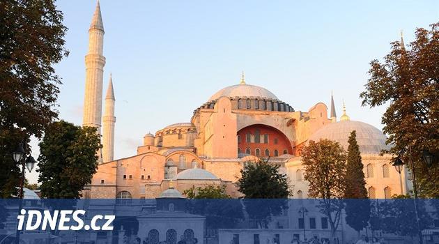 Chrám Hagia Sofia by mohl být přeměněn na mešitu, prohlásil Erdogan