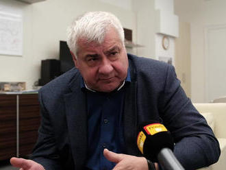 Opozícia chce odvolať ministra dopravy Érseka