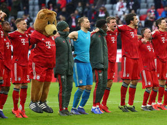 V starých koľajách. Bayern nasúkal šesť gólov a vďaka skóre je z neho líder
