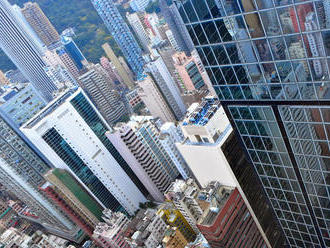 Hongkong plný moderných mrakodrapov má nečakaný problém – diviakov