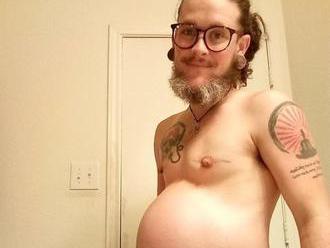 FOTO Tehotný mladík   porodil dieťa: Toto bolo na mojom tehotenstve najhoršie