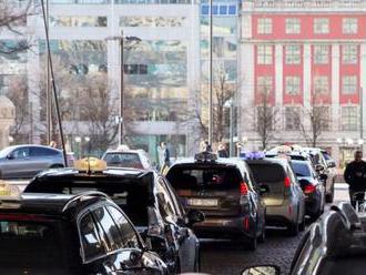 Oslo bude prvým mestom na svete s bezdrôtovými nabíjacími stanicami pre taxíky
