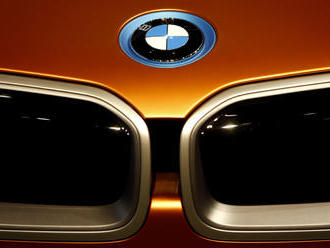 Automobilka BMW očakáva výrazne nižší zisk, dôvodov je viacero