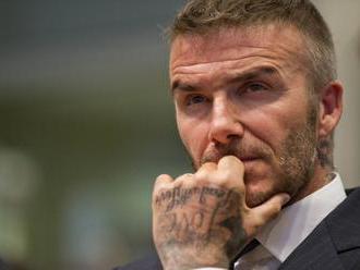 David Beckham sa priznal k telefonovaniu za volantom, môže očakávať pokutu
