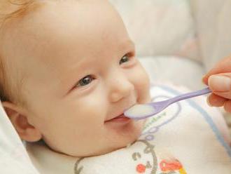 Prikrmujte bábätko od 4. mesiaca, znížite riziko alergie!