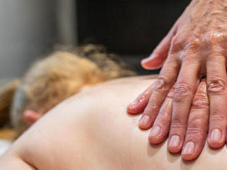 Antistresová, relaxačná alebo medová masáž v Sakurami - dokonalý relax pre vaše telo.