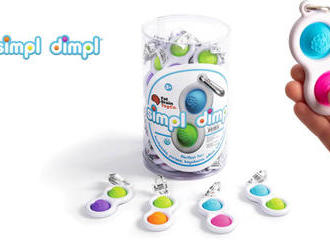 Simpl Dimpl - senzorická hračka, ktorú si zavesíte na kočík, tašku alebo kľúče