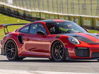AutoComplete: Porsche's GT2 RS set a production-car lap record at Road America video     - Roadshow