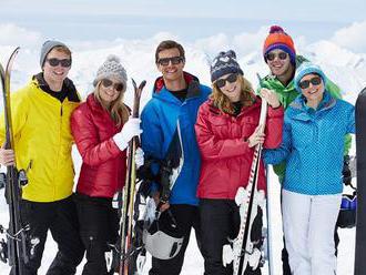 Výber lyžiarskeho oblečenia a lyží