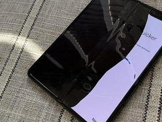 iFixit o Samsung Galaxy Fold: příliš křehký a prakticky neopravitelný