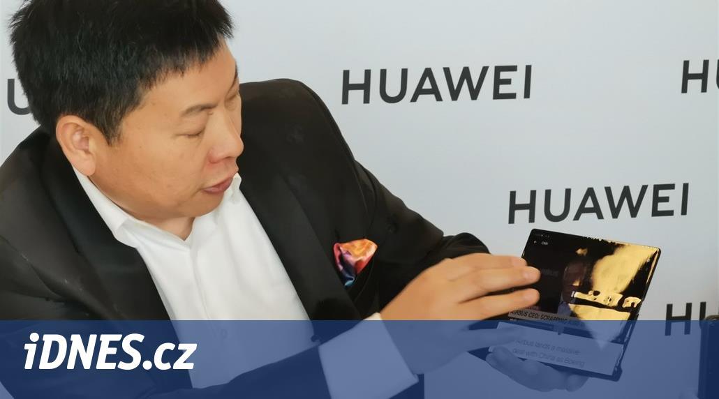 Huawei se naparuje. Jeho skládací smartphone zpožděný nebude