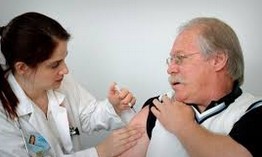 Český očkovací paradox: proočkovanost u povinných nemocí klesá, u nepovinných naopak roste
