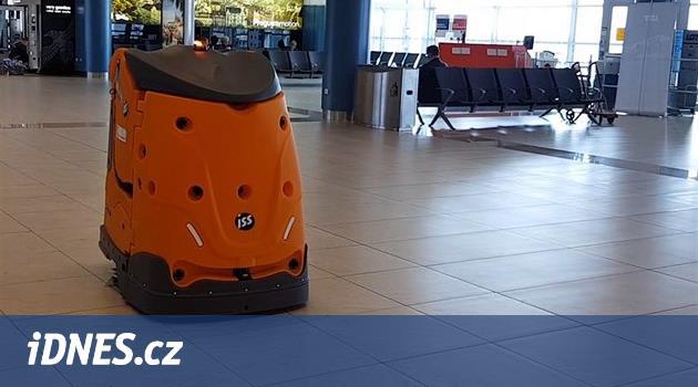VIDEO: Letiště Praha čistí robot, šetří vodou i chemikáliemi