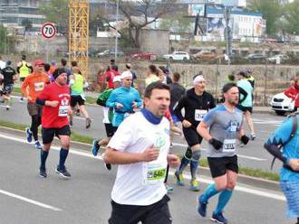 Milovníci behu si prišli na svoje: FOTO Bratislavského maratónu sa zúčastnili tisíce ľudí