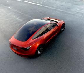Elon Musk: Budúci rok predstavíme batériu, ktorá vydrží 1,6 milióna km!